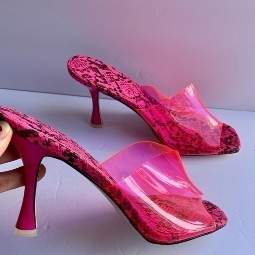 JESSICA SIMPSON COLLECTION PINK SNAKE Sandals